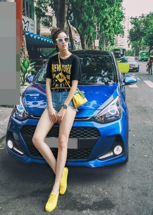 Trước đó, Khánh Vân sở hữu một số chiếc xe hơi. Ảnh: Saostar.