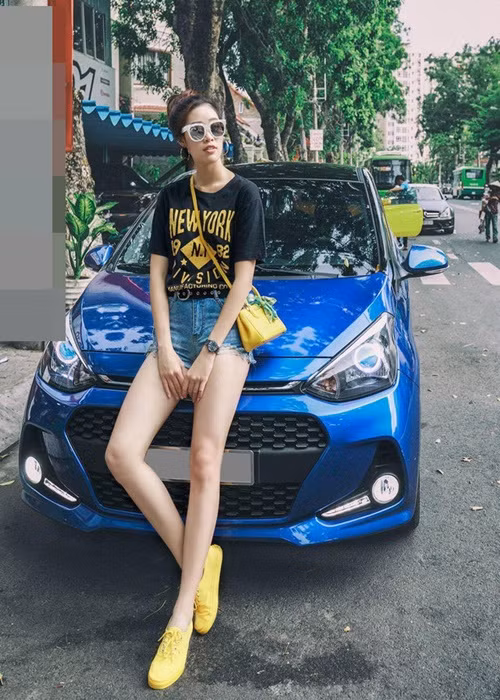 Trước đó, Khánh Vân sở hữu một số chiếc xe hơi. Ảnh: Saostar.