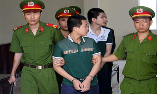 Thieu nu bi nhom ban trai quen qua facebook hiep dam tap the