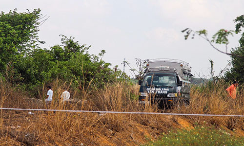 Nguoi dan ong treo co canh la thu tuyet menh