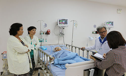 Bệnh nhân 100 tuổi vừa được cứu sống.