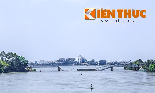 Ga Song Than un tac kinh hoang vi sa lan dam sap cau Ghenh-Hinh-2