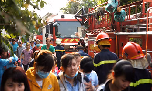 Chay lon giua Sai Gon, ca cong ty may do sap