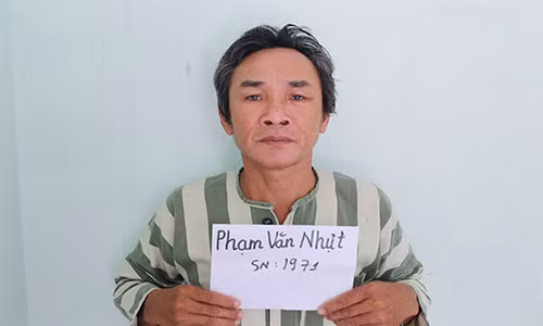 Bat doi tuong van chuyen ma tuy da bang xe may