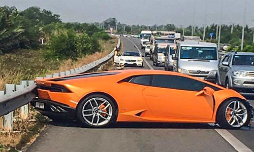 Chiếc xe gặp nạn được xác định là siêu xe Lamborghini Huracan mới xuất hiện tại Việt Nam. Ảnh: Trang Trần
