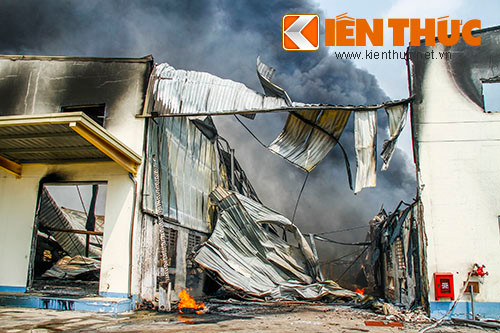 Kinh hoang nhin Cong ty hoa chat S.G chim trong bien lua-Hinh-3