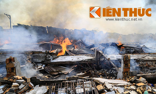 Chay cty go Trung Quoc: Hang tram cong nhan nguy co bi mat Tet