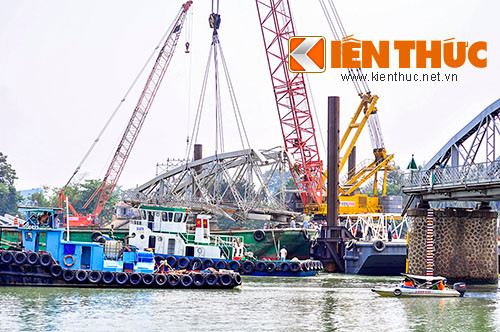 Da truc vot duoc mot phan cau Ghenh bi sap len bo