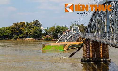 Nhan chung ke lai phut kinh hoang sa lan tong sap cau Ghenh-Hinh-3