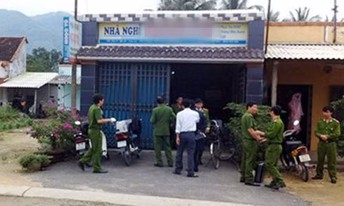 Doi nam nu chet trong nha nghi o Dong Nai