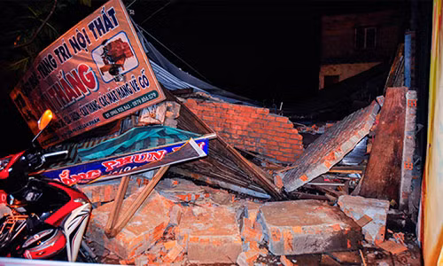 Nha dan bi sap sau mua lon o Dong Nai