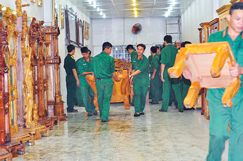 Nha dan bi sap sau mua lon o Dong Nai-Hinh-2