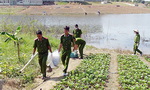 Phat hien thi the bi buoc da duoi long ho Binh Phuoc