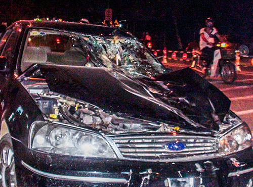 O to tong chet ngua tren pho, tai xe nguy kich-Hinh-2