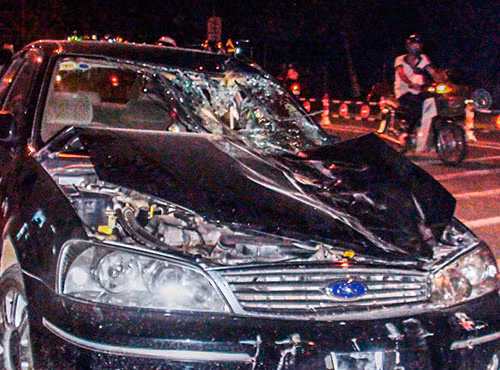 O to tong chet ngua tren pho, tai xe nguy kich-Hinh-2