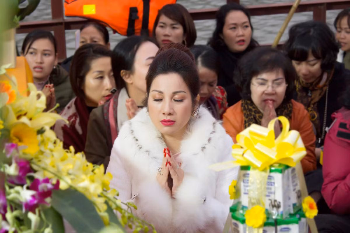 Phụ xe này sau đó đã làm đơn tố cáo đến Công an tỉnh Thái Bình. Đến ngày 7/4, Cơ quan Cảnh sát điều tra Công an tỉnh Thái Bình đã khởi tố vụ án cố ý gây thương tích.