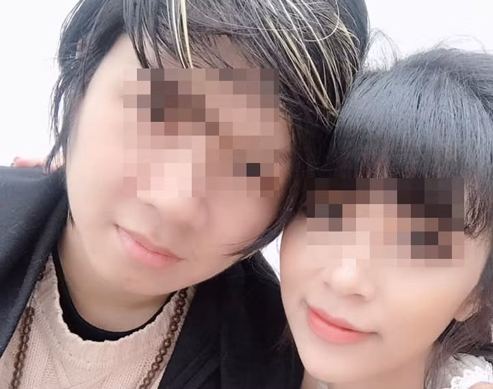 Be 3 tuoi tu vong o HN: Xu nang cha duong, me de tan doc?