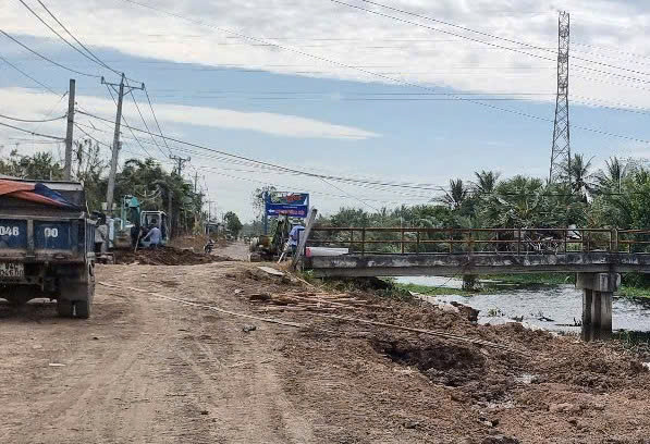 Tra Vinh: Can canh cong trinh thi cong duong Nguyen Trung Truc noi dai-Hinh-7