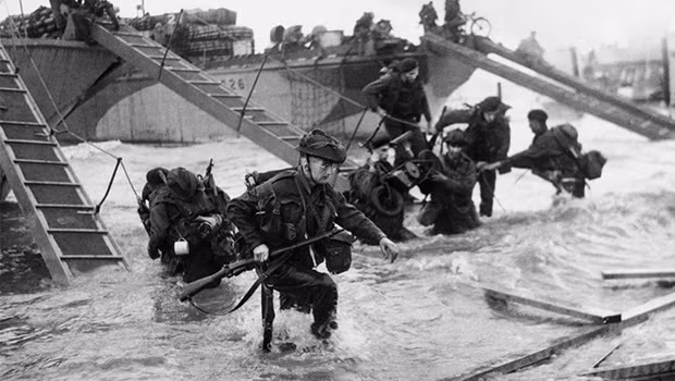 Theo đó, các điệp viên thuộc quân Đồng minh cố tình làm rò rỉ hàng trăm bức điện mật để chúng rơi vao tay đội ngũ tình báo của Đức quốc xã trong giai đoạn từ tháng 1 - 6/1944.