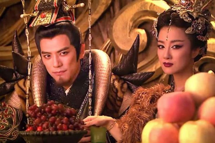 Với nhan sắc không thua kém gì tứ đại mỹ nhân Trung Quốc (Tây Thi, Điêu Thuyền, Dương Quý Phi, Chiêu Quân), Đát Kỷ sau khi vào cung nhanh chóng trở thành sủng phi của Trụ Vương.