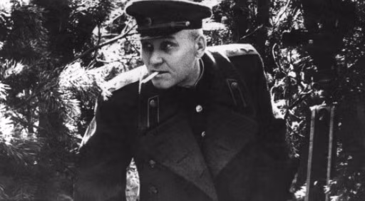 Tình hình có sự chuyển biến tốt đối với Hồng quân Liên Xô kể từ giữa năm 1943. Lực lượng Liên Xô dưới sự chỉ huy của Trung tướng Konev phát động nhiều cuộc tấn công và giải phóng được nhiều vùng lãnh thổ bị quân Đức chiếm đóng trước đó.