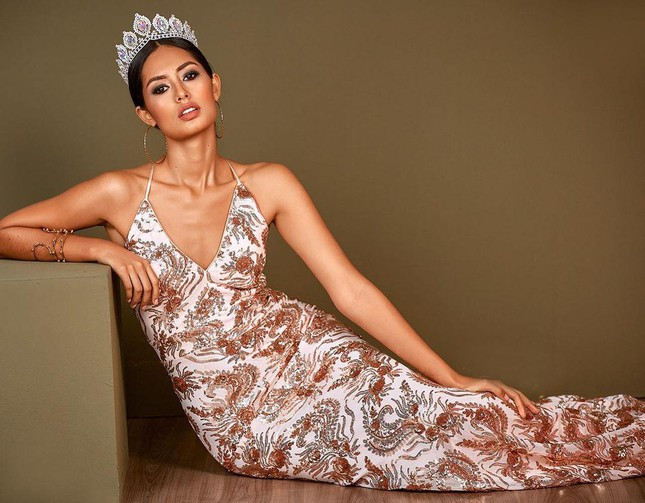 Cô từng đại diện cho bang Cauca tham dự cuộc thi Miss Colombia 2019/2020 và về đích ở vị trí thứ 3.