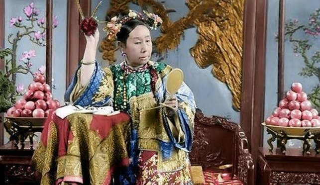 Trong suốt nhiều năm sau đó, Từ Hy Thái hậu nắm giữ quyền lực lớn trong tay. Bà còn được cho là quyền lực lớn hơn cả nhà vua. Vì vậy, bà trở thành một trong những phụ nữ có ảnh hưởng nhất đến sự hưng thịnh của nhà Thanh.