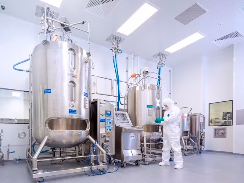 Novavax tin rằng kết quả trên sẽ giúp vắc xin của công ty được cấp phép tiêm ở Mỹ, châu Âu và các nước khác kể từ tháng 9 tới. Đồng thời, công ty cho biết có thể sản xuất tới 100 triệu liều/tháng từ tháng 9/2021 và 150 triệu liều/tháng kể từ tháng 12/2021.