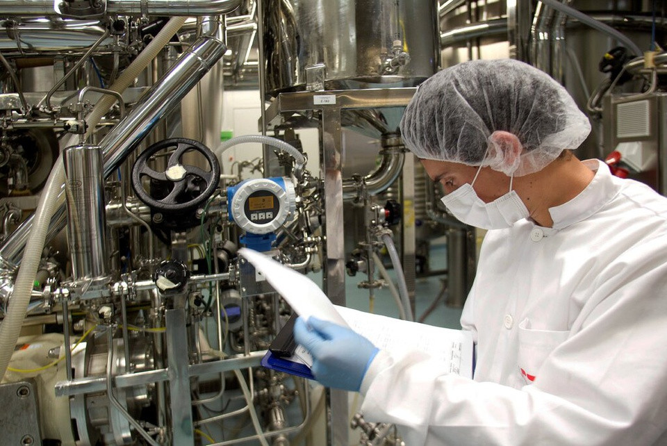 Quá trình chuyển giao công nghệ có thể mất từ 3 - 6 tháng tùy theo tình hình của các công ty hợp tác với Novavax. Công ty dược của Mỹ muốn đảm bảo đối tác thuần thục từng bước trong sản xuất vắc xin nên việc đưa sản phẩm ra thị trường chậm hơn các hãng dược khác.