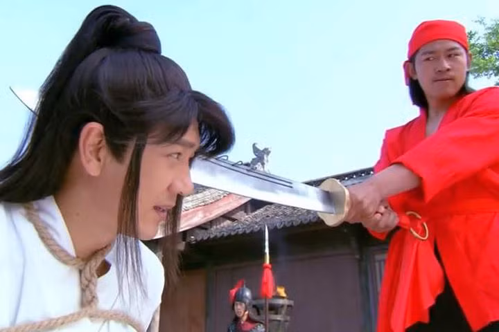 Thêm nữa, việc nhét nút gỗ vào miệng tử tù nhằm khiến họ không thể kêu gào khóc lóc thảm thiết, gây ảnh hưởng đến việc thi hành án.