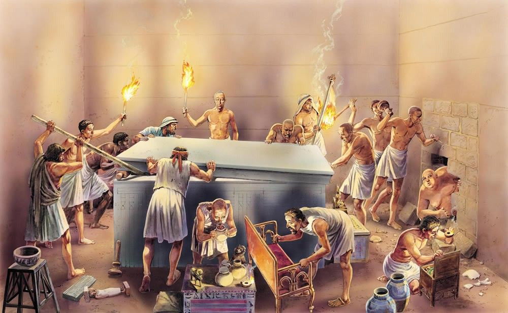 Thế nhưng, nhiều tên trộm mộ không thể ngờ rằng việc mở những ngôi mộ có niên đại hàng trăm, hàng ngàn năm tuổi sẽ khiến chúng phải "trả giá đắt".