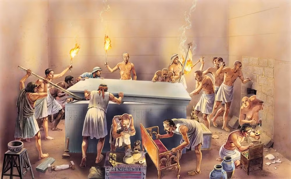 Thế nhưng, nhiều tên trộm mộ không thể ngờ rằng việc mở những ngôi mộ có niên đại hàng trăm, hàng ngàn năm tuổi sẽ khiến chúng phải "trả giá đắt".