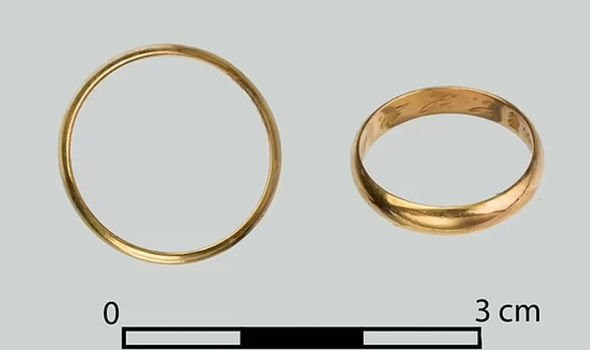 Dawid Kobiałka, nhà khảo cổ học và nhân chủng học văn hóa tại Học viện Khoa học Ba Lan, cho biết: “Không phải tất cả các ngôi mộ tập thể từ năm 1939 đều được tìm thấy và khai quật. Những ngôi mộ của những người bị sát hại vào năm 1945 cũng vậy".