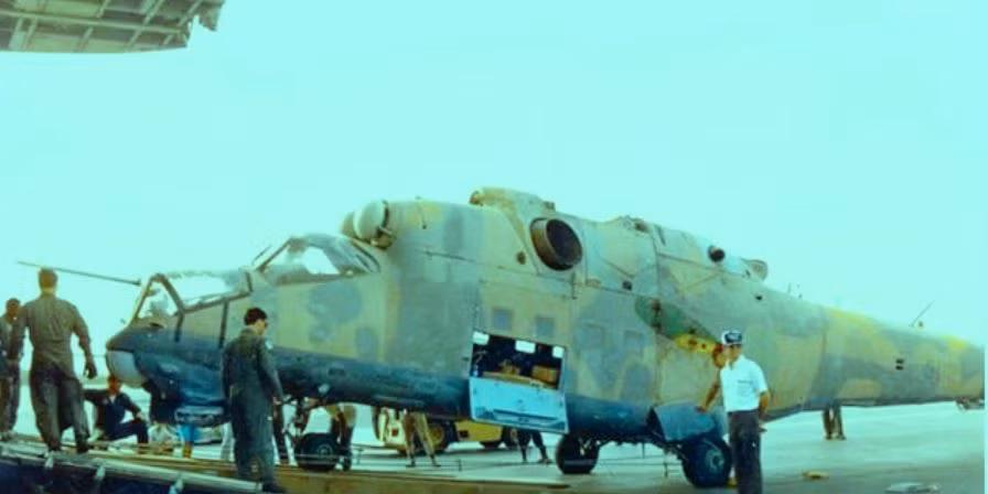 Do đó, chính quyền Moscow cung cấp cho những nước này một số trang thiết bị quân sự. Libya là một trong số những quốc gia có quan hệ thân thiết với Liên Xô. Vì vây, một số máy bay của Liên Xô như MiG và Sukhoi được chính quyền Moscow bán cho.