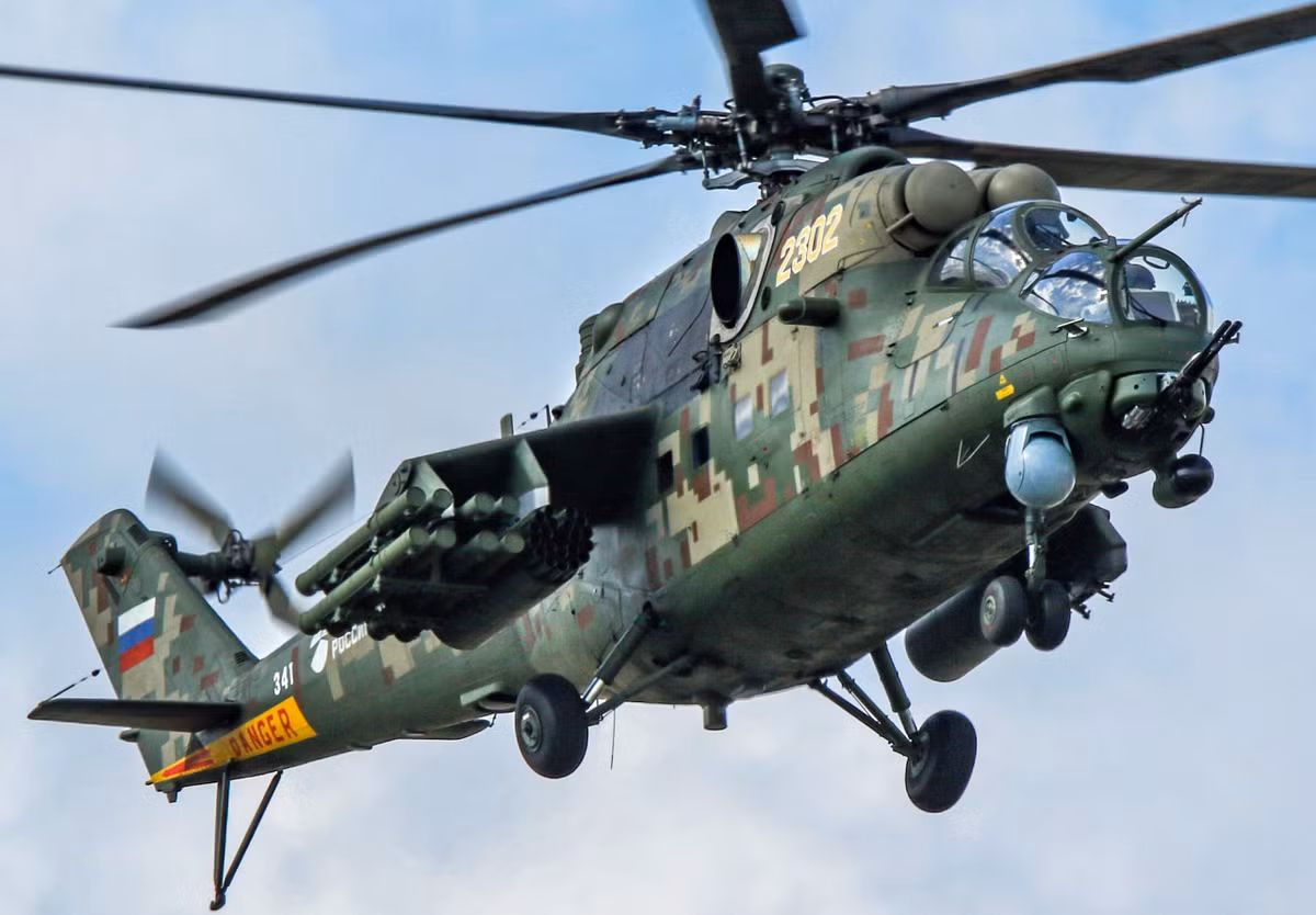 Theo thiết kế, Mi-24 Hind D có thể chở theo 8 binh lính trong khoang phía sau. Phương tiện này có thể thực hiện nhiệm vụ tấn công và chở quân. Với loại trực thăng này, Liên Xô có thể vừa chở quân đến chiến trường vừa có thể bay lên cao làm nhiệm vụ yểm trợ hoàn hảo. Chính vì vậy, CIA muốn tìm hiểu chi tiết về trực thăng chiến đấu Mi-24 Hind D do Liên Xô sản xuất.