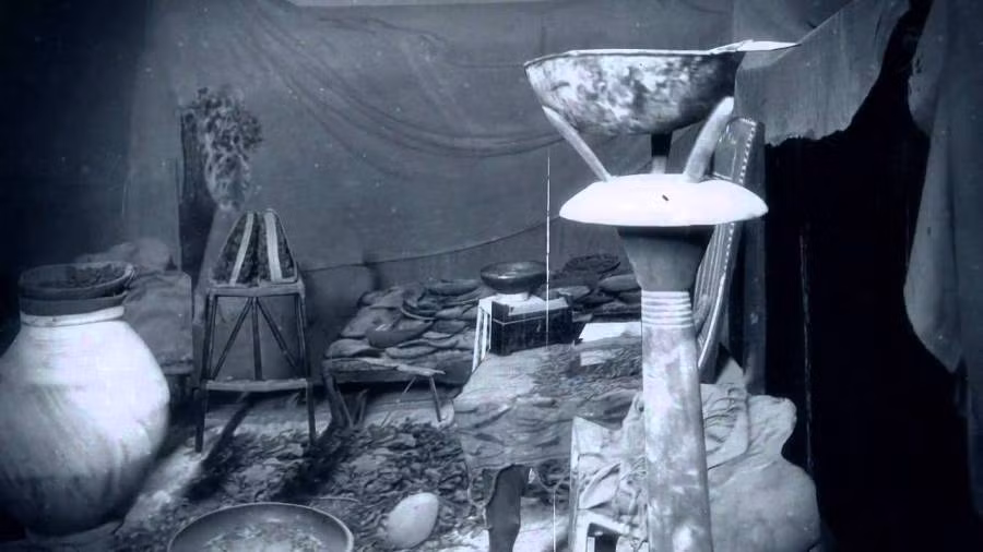 Với những thiết bị và công nghệ hiện đại, các chuyên gia phát hiện vợ chồng Kha và Merit trải qua quy trình ướp xác khác biệt so với tập tục truyền thống của Ai Cập cổ đại.