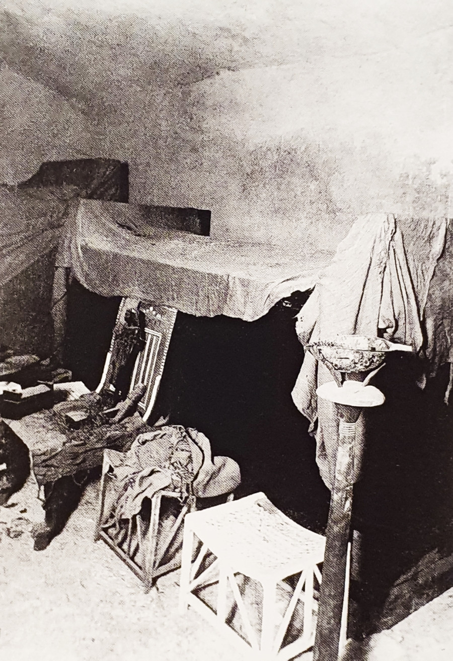 Kha là kiến trúc sư làm việc trong Vương triều Ai Cập thứ 18, vào thế kỷ 15 trước Công nguyên - 14 trước Công nguyên. Ông qua đời khi pharaoh Amenhotep III trị vì Ai Cập.