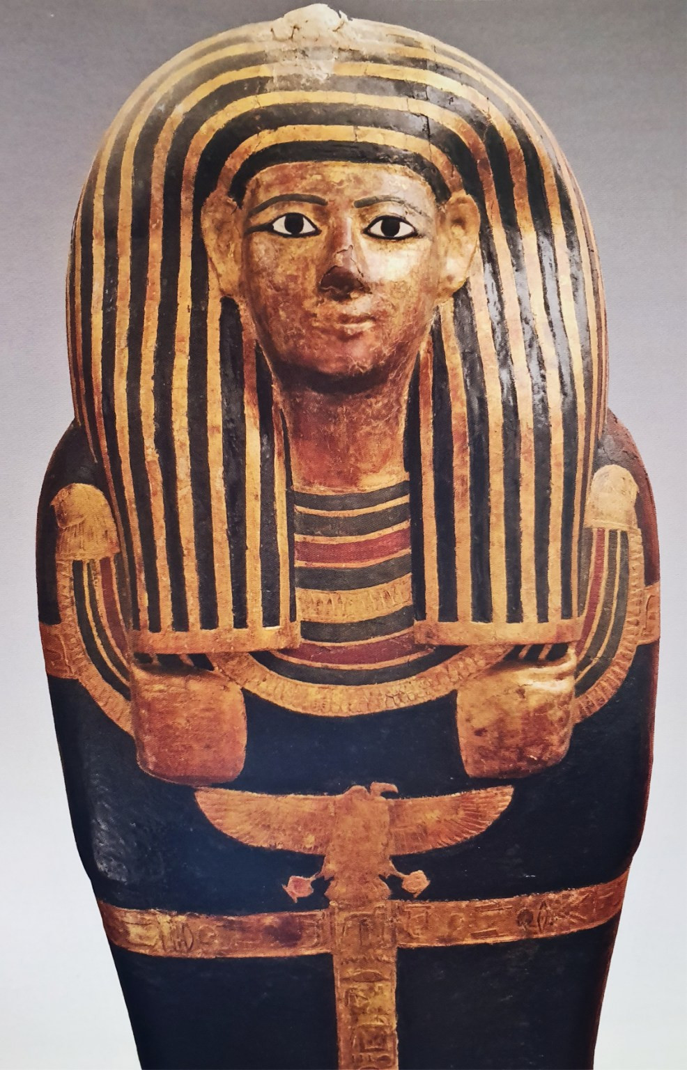 Nhựa thông, muối natron, sáp ong và gôm thực vật là những nguyên liệu chính được dùng để ướp xác sáp vợ chồng Kha và Merit. Nhờ vậy, thi hài của họ không bị vi khuẩn, côn trùng tấn công.