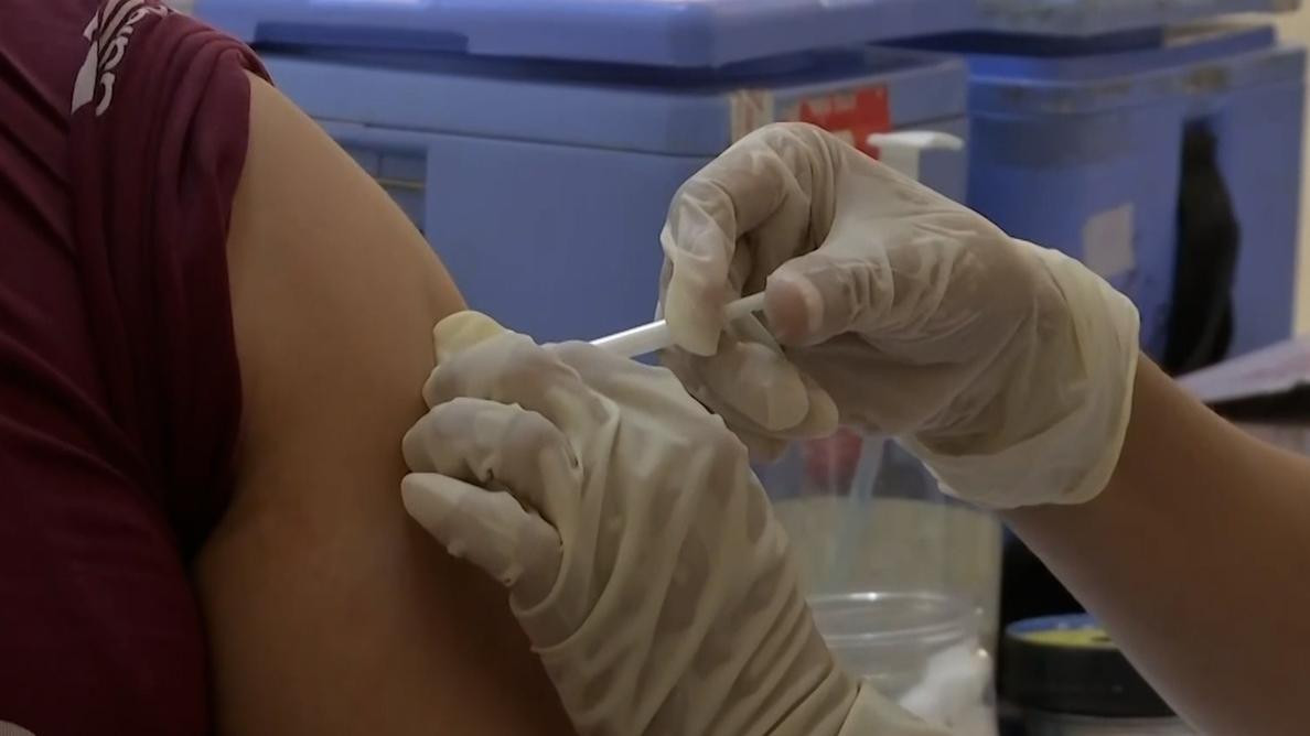 Theo các chuyên gia, việc Ấn Độ cấp phép sử dụng khẩn cấp loại vắc xin này sẽ giúp đẩy nhanh chương trình tiêm chủng trên toàn quốc trong nỗ lực kiểm soát đại dịch COVID-19.