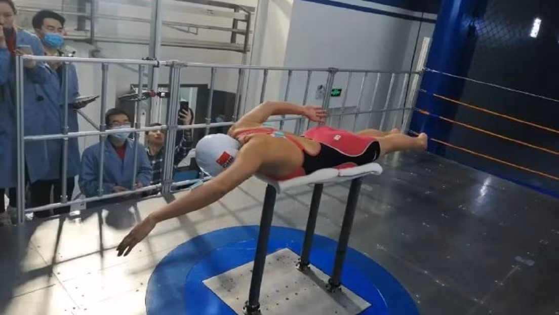 Thiết bị thường bao gồm hệ thống theo dõi qua camera tương tự như trong lĩnh vực phim ảnh và ghi lại hoạt động của nhiều bộ phận cơ thể.