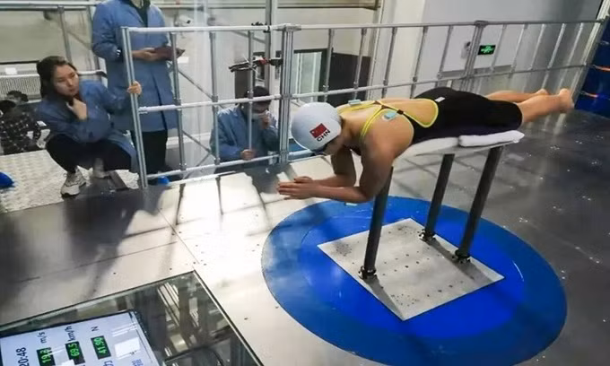 Mới đây, Tập đoàn Khoa học và Công nghệ Hàng không vũ trụ Trung Quốc (CASC) thông báo các nhà nghiên cứu tạo ra phiên bản rút gọn của hệ thống dẫn đường dùng trên tên lửa - còn gọi là công nghệ tên lửa- để giúp vận động viên bơi lội nâng cao kỹ thuật và giảm bớt lực cản. Nhờ vậy, thành tích của các vận động viên bơi lội Trung Quốc tăng lên đáng kể.