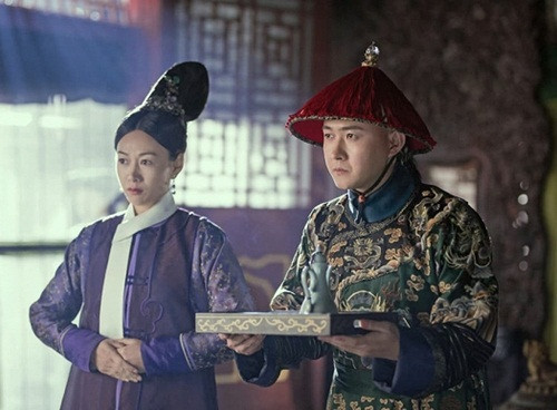 Thêm nữa, hoàng đế trọng dụng thái giám hơn cung nữ là vì nếu có phụ nữ vây quanh, nhất là khi có nhiều mỹ nhân thì hoàng đế sẽ khó có thể tập trung xử lý chuyện triều chính.