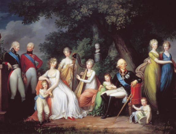 Do vậy, Sa hoàng cùng vợ con có lối sống vô cùng xa hoa và chi bộn tiền vào các sở thích đắt tiền như mua sắm trang sức, quần áo, tiệc tùng, xây dựng cung điện, lâu đài...