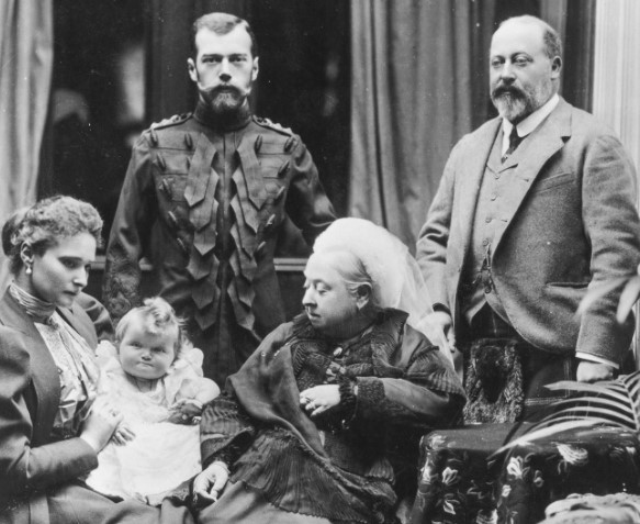 Vì vậy, vào năm 1797, Sa hoàng Paul I ban hành sắc lệnh quy định mức chi tiêu của các thành viên hoàng gia Nga. Theo đó, tùy theo địa vị của mỗi người trong hoàng tộc mà số tiền mỗi năm họ được nhận khác nhau.