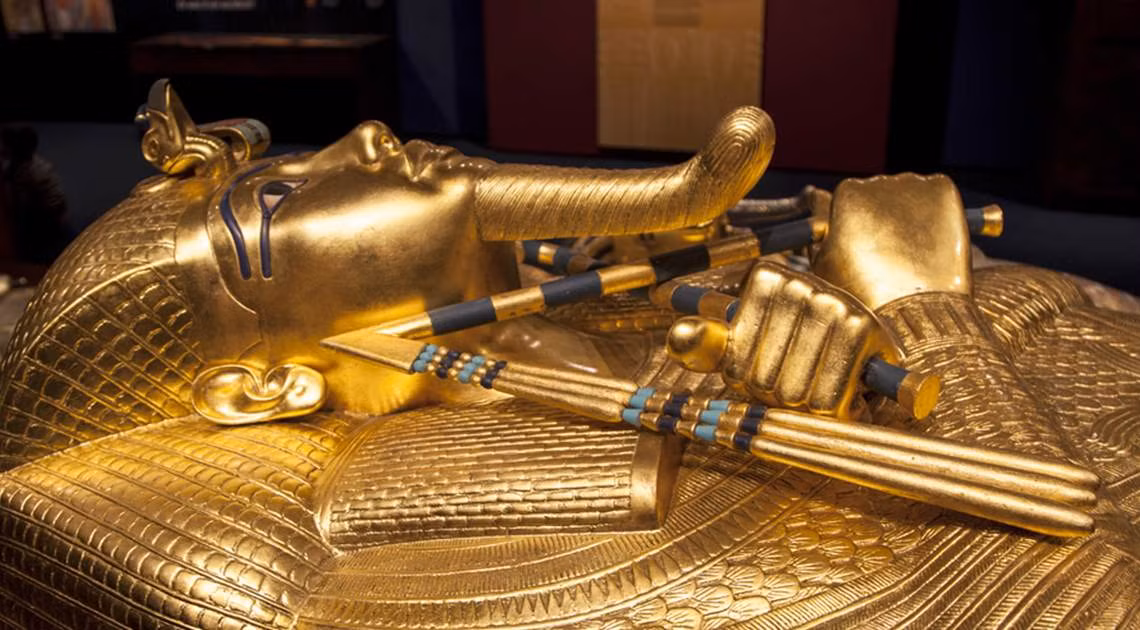 Trong những thập kỷ gần đây, lời nguyền xác ướp Ai Cập khiến nhiều người lo lắng sợ hãi. Mỗi khi xác ướp của vua chúa và hoàng tộc ở Ai Cập cổ đại được tìm thấy khiến nhiều người lo sợ sẽ "đánh thức" lời nguyền khiến nhiều người bỏ mạng.