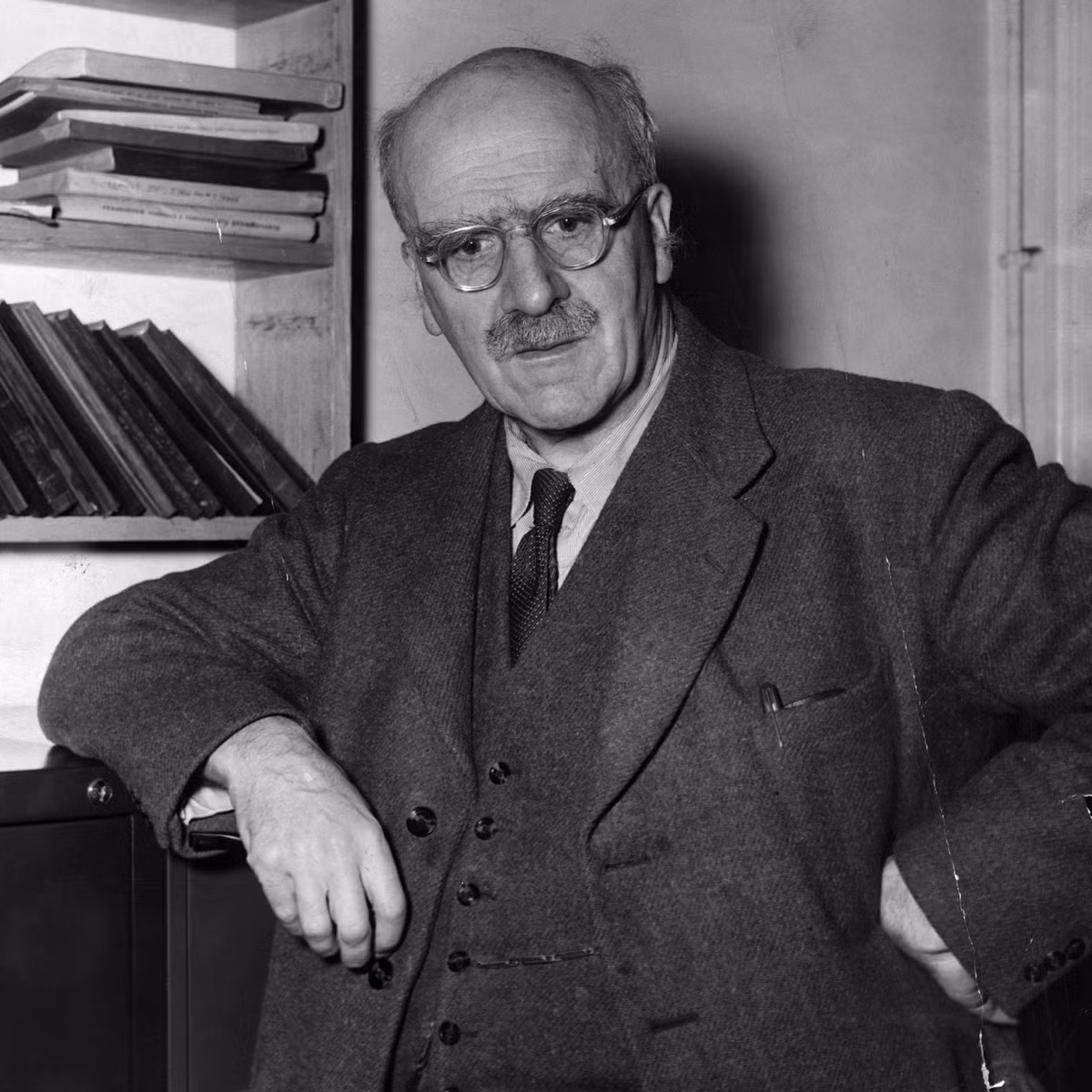 Về sau, ông Haldane bắt tay vào nghiên cứu về loại khí nguy hiểm đe dọa thợ mỏ khi làm việc trong hầm mỏ. Ông tiến hành thí nghiệm trên các loại động vật nhỏ. Sau nhiều thí nghiệm, ông có phát hiện quan trọng về khí carbon monoxide.