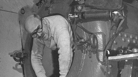 Sau một thời gian nghiên cứu, ông Haldane xác định được loại khí độc Đức sử dụng là chlorine. Kế đến, ông lao vào nghiên cứu để tìm ra giải pháp giúp đảm bảo an toàn cho binh sĩ khi bị tấn công bằng khí độc.