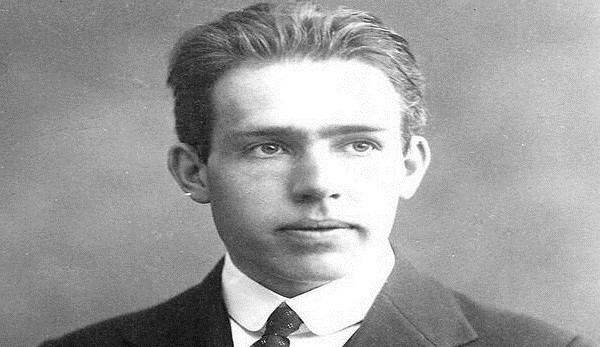 Nhà vật lý Bohr từng chia sẻ rằng đã nằm mơ và thấy bản thân ngồi trên Mặt Trời. Tại nơi đó, ông thấy các hành tinh lại bay xung quanh trên một sợi dây thừng nhỏ.