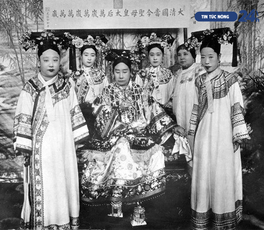 Để trả lời câu hỏi này, các nhà nghiên cứu tìm kiếm các sử liệu cũng như các bức ảnh, tranh chân dung về hậu cung của vua chúa nhà Thanh. Theo đó, căn cứ vào những bức ảnh chụp Từ Hy thái hậu, bí mật về nhan sắc của các phi tần được hé lộ.