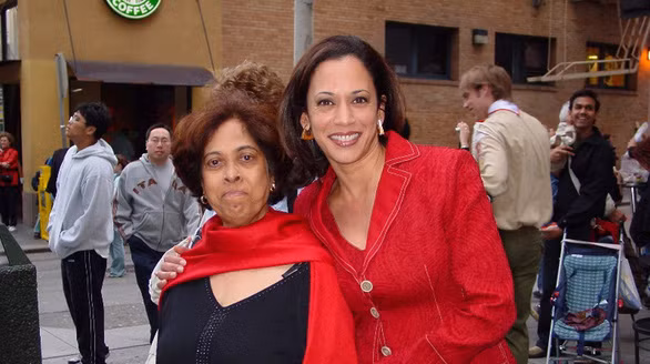 Vào năm 2010, bà là người phụ nữ da màu đầu tiên trở thành tổng chưởng lý bang California.